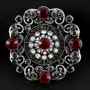 ✨ Retro Baroque Brooch